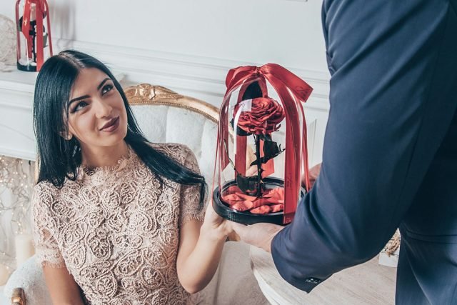 подарък за 8-ми март